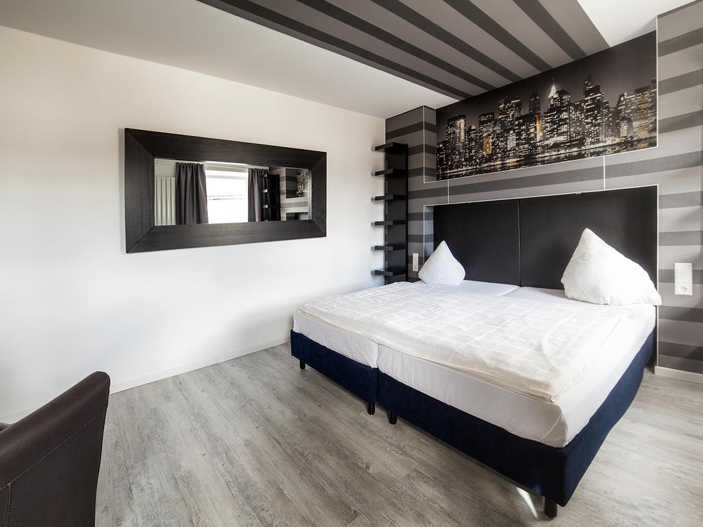SL´otel Budget Bernburg  Zimmer foto